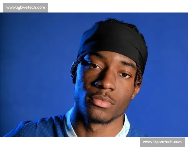 马杜埃凯 GQ 大片曝光！切尔西边锋化身巴黎世家型男