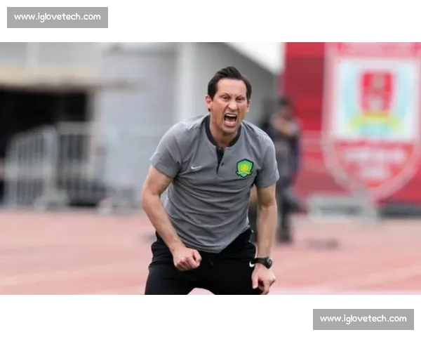 卡里乌斯沙尔克封神后首秀！携田径女神阿丽卡 - 施密特亮相活动