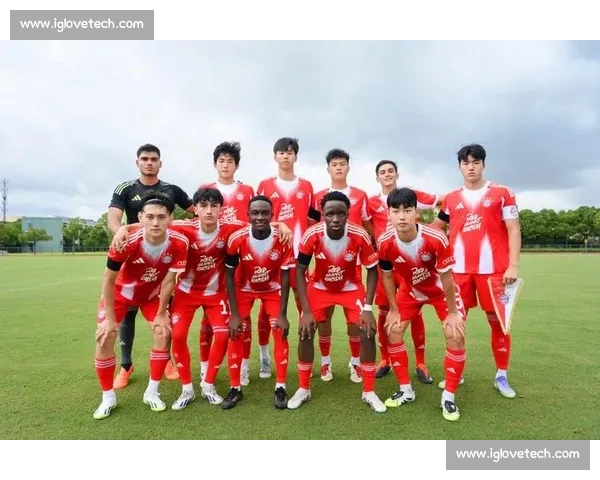 武汉三镇双星闪耀！何锦程接棒张家鸣入选拜仁世界队