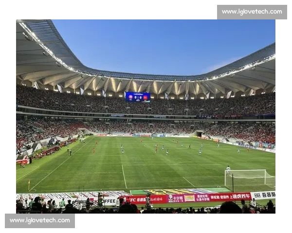 苏超单场观众破 4 万！昆山奥体见证江南德比，17 岁高中生 78 秒闪电破门梅开二度