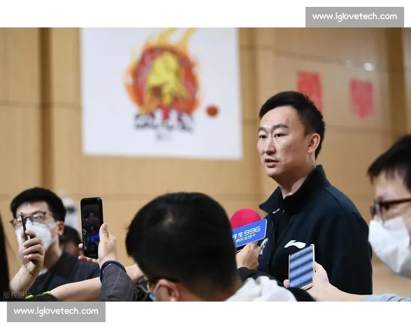 杨瀚森登陆 NBA 后青岛男篮重建：三核成型，刘维伟如何破局内线困局？